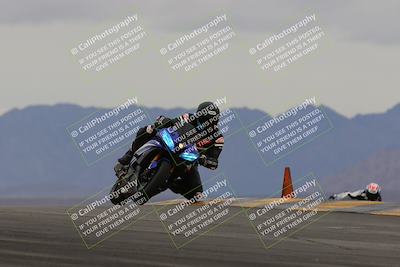 media/Jan-15-2023-SoCal Trackdays (Sun) [[c1237a034a]]/Turn 9 (2pm)/